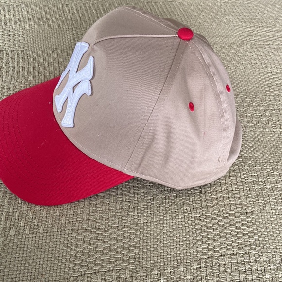 $pecials Big New Yorker Cap - Picture 4 of 6